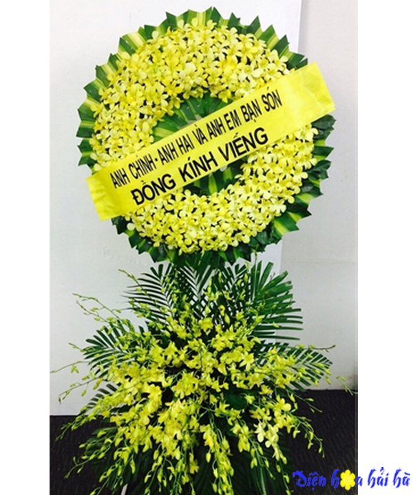 Vòng hoa tang lễ tại Nhà tang lễ Quận Gò Vấp dùng hoa lan vàng. Gía 1,250,000 vnd. vong-hoa-vieng-dam-tang-lan-vang-sang-trong