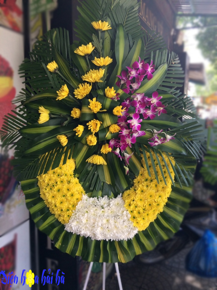 Vòng hoa chia buồn thành phố hồ chí minh hoa cúc giá 500,000 vnd vong-hoa-chia-buon-thanh-pho-ho-chi-minh-gia-re-cuc