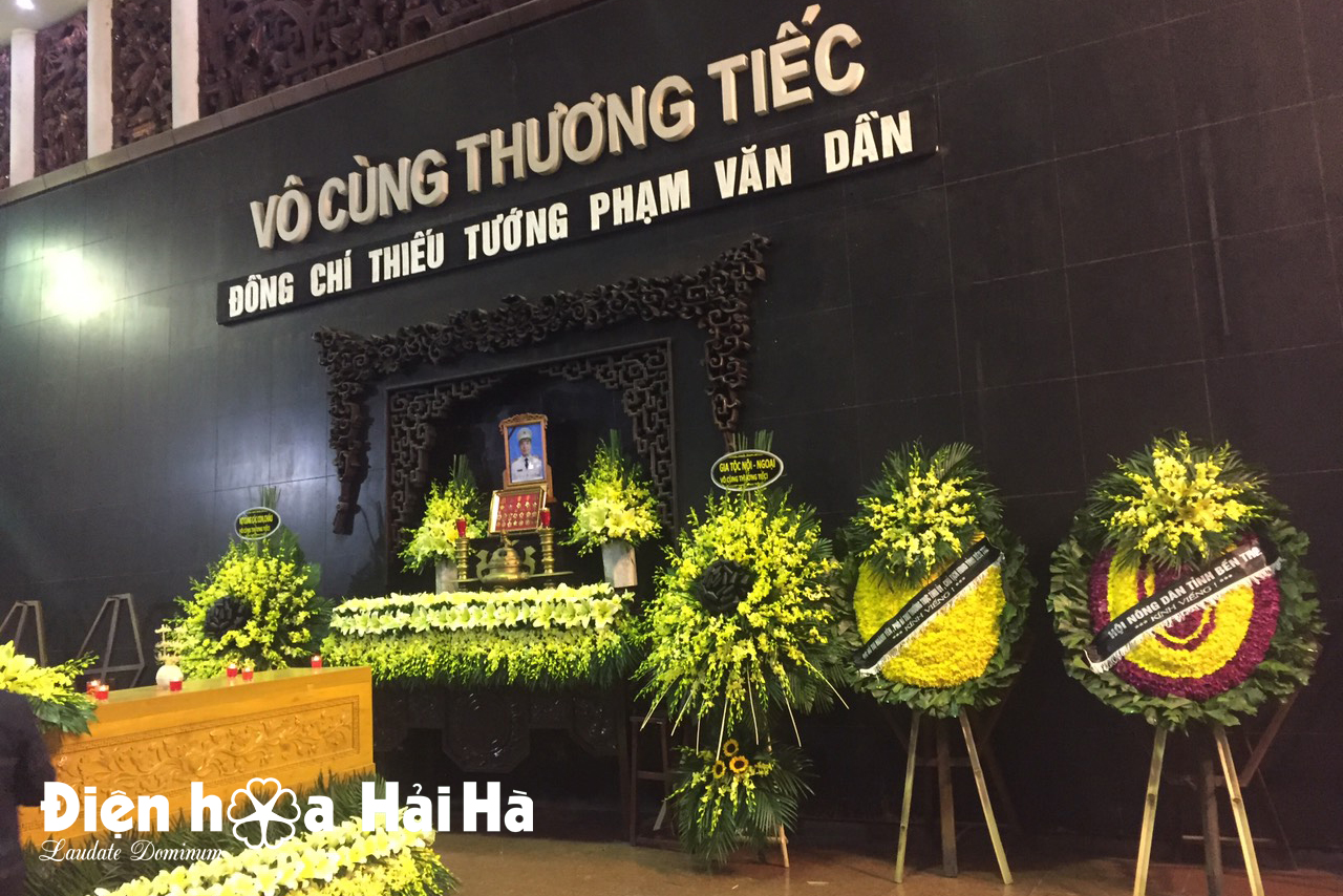 Vòng hoa tang lễ giá rẻ