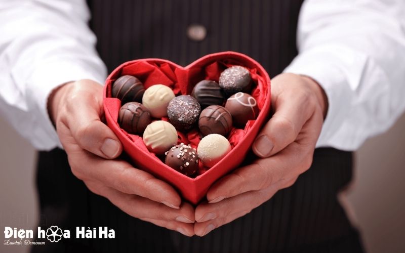 Tặng socola món quà hoàn hảo cho lịch sử ngày valentine