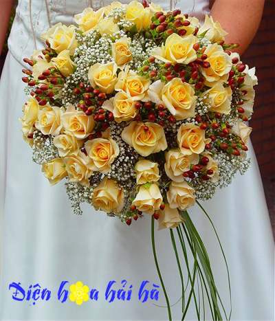 Bó hoa cưới dùng hoa hồng vàng