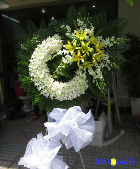 Công ty TNHH Acer Việt Nam đặt vòng hoa tang lễ tại TPHCM hoa lan trắng cúc trắng