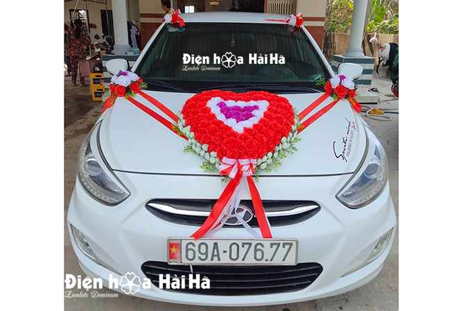 Bán hoa giả trang trí xe hoa cưới hình trái tim 3 mầu