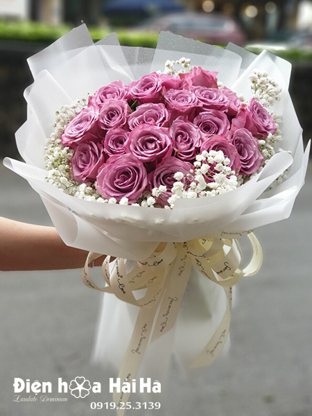Hình ảnh Bó hoa chúc mừng 20/11 hồng tím đang chờ đón bạn. Hãy cùng xem hình ảnh để cảm nhận độ đẹp của những bông hoa này. Hãy dành thời gian chọn cho mình một bó hoa đẹp nhất và trao tặng cho những người thầy yêu quý của mình vào ngày 20/11.