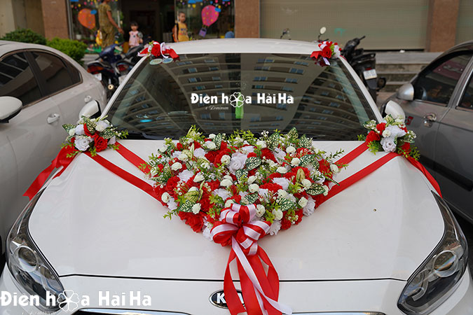 Nơi bán bộ hoa giả trang trí xe hoa trái tim rỗng đặt biệt