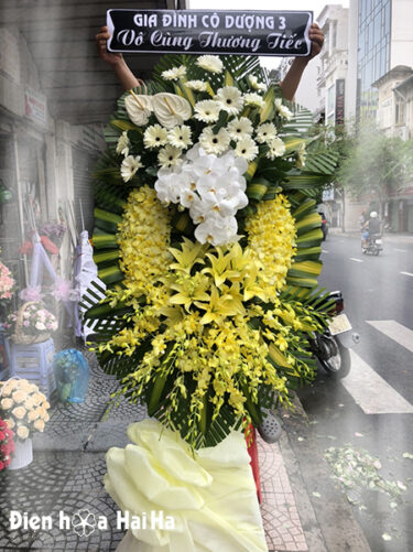 Vòng hoa tang lễ giá rẻ lan vàng đồng tiền trắng
