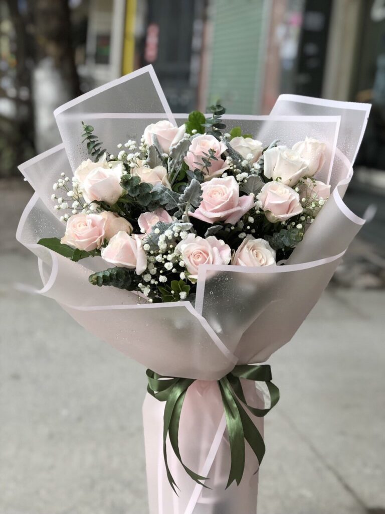 Bó hoa hồng kem nhẹ nhàng tặng chúc mừng