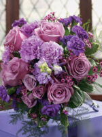 Bó hoa cưới bằng hoa hồng tím