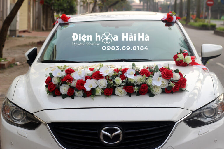 Hoa giả kết xe hoa hồng đỏ hồng trắng