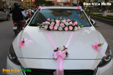 Hoa giả kết xe hoa bằng lụa mầu hồng hiện đại