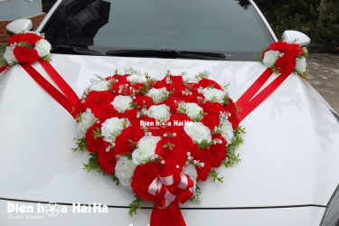 Cận cảnh bộ hoa giả trang trí xe cưới bông to siêu bền