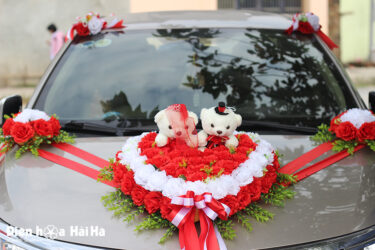 Bộ hoa lụa kết xe cưới hồng đỏ trắng kèm gấu giá 1300k