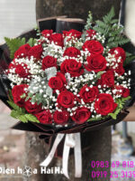 27 bông hồng: “Anh yêu em. Người vợ thương yêu của Anh”.