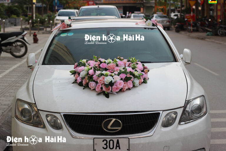 Bộ hoa lụa gắn xe ô tô hoa lụa cao cấp hình trái tim