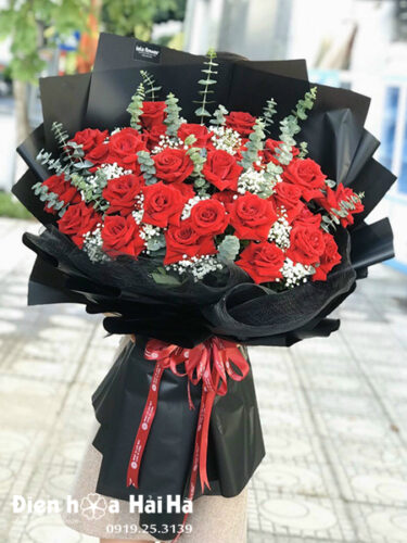 Bó hoa hồng đỏ tặng vợ - Thấu hiểu