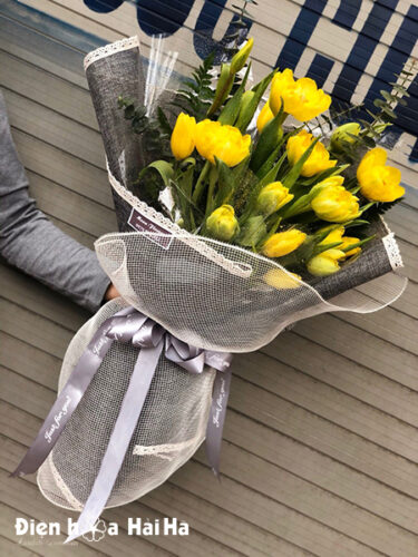 Bó hoa sinh nhật Tulip vàng 20 bông - Rạng ngời