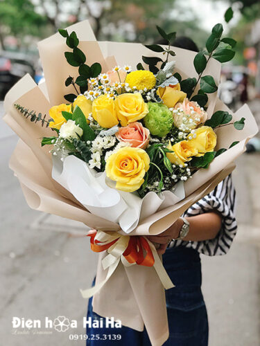 Bó hoa tặng sinh nhật tông vàng trắng - Tinh khôi