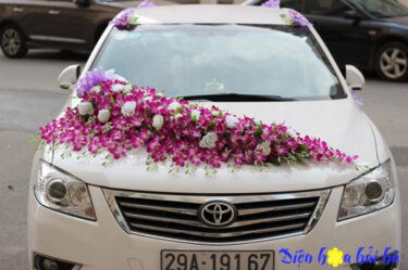 Bán hoa giả trang trí xe ô tô bằng hoa lan tím