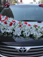 Hoa lụa trang trí xe cưới bằng hoa lan trắng