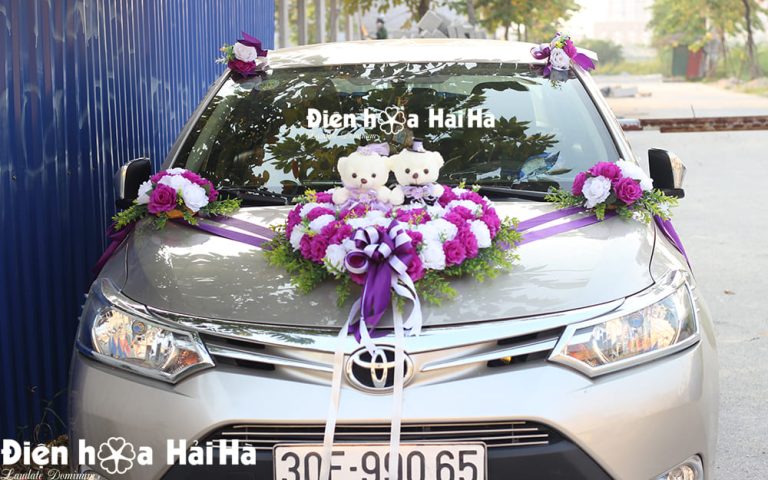 Cận cảnh mẫu hoa giả kết xe cưới màu tím - Tình Viên Mãn