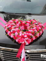 Mua hoa giả trang trí xe cô dâu trái tim hoa hồng