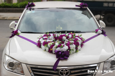 Mua hoa giả trang trí xe cô dâu hình trái tim hồng tím hồng trắng