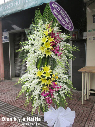 Vòng hoa tang lễ hiện đại - Kính Dâng
