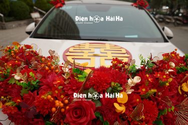 Hoa giả trang trí xe cưới phong cách Trung Hoa