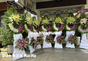 Ý nghĩa sắc hoa tím trong tang lễ