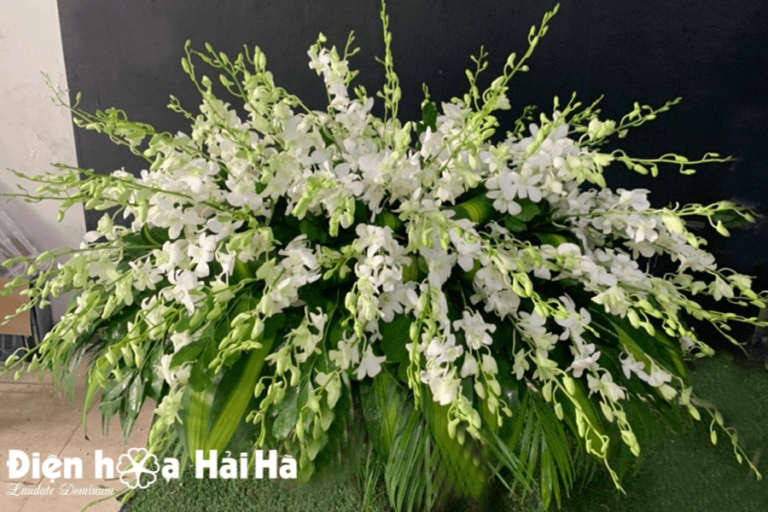 Hoa đặt trên nắp quan tài Mã HPT-002