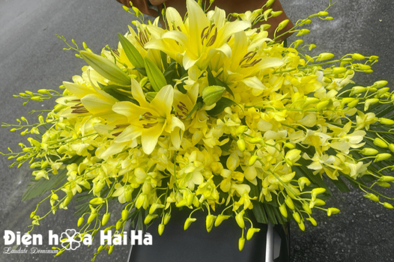 Hoa đặt trên nắp quan tài Mã HPT-004