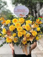 giỏ hoa hồng vàng