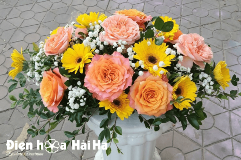 Hoa để bàn hội nghị - Quý Trọng