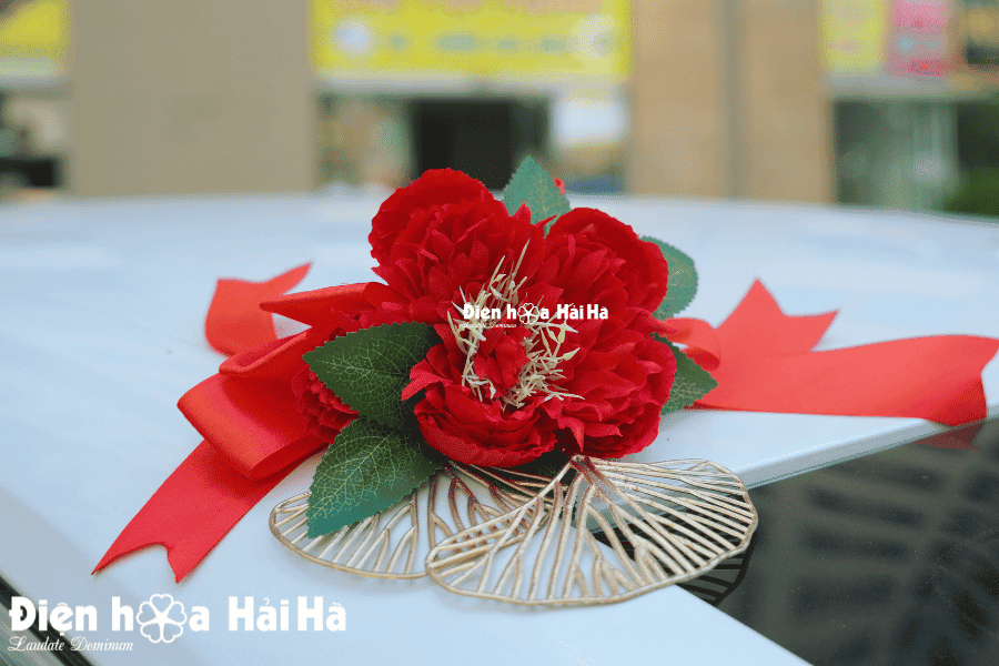 Hoa nóc, cửa sang trọng