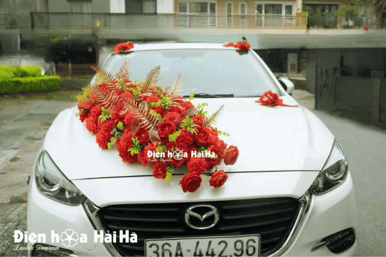 Hình ảnh tổng thể bộ hoa lụa xe cưới Mẫu Đơn đỏ - Hỉ Sắc